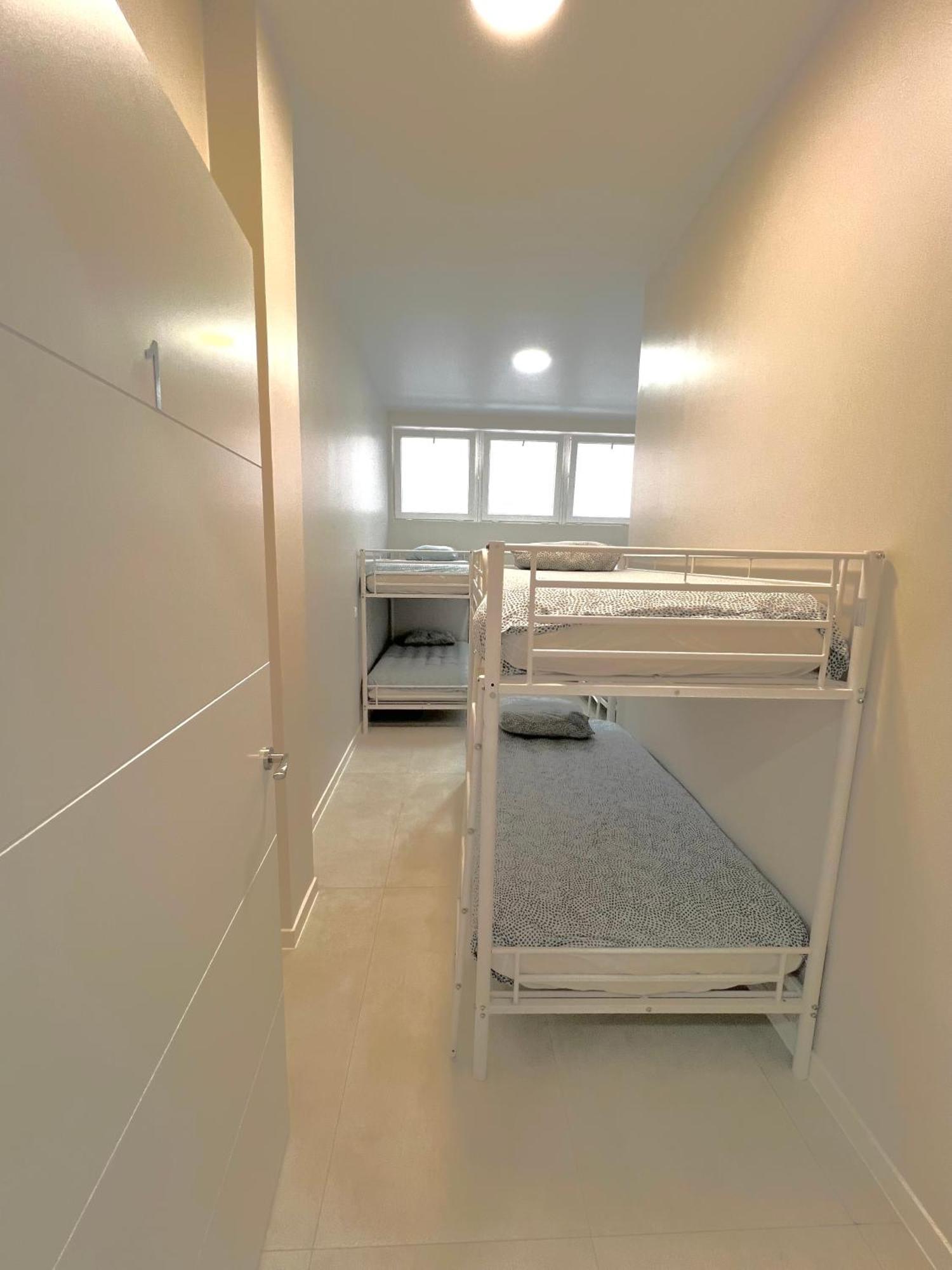 Hostel Oasis Madrid Bagian luar foto