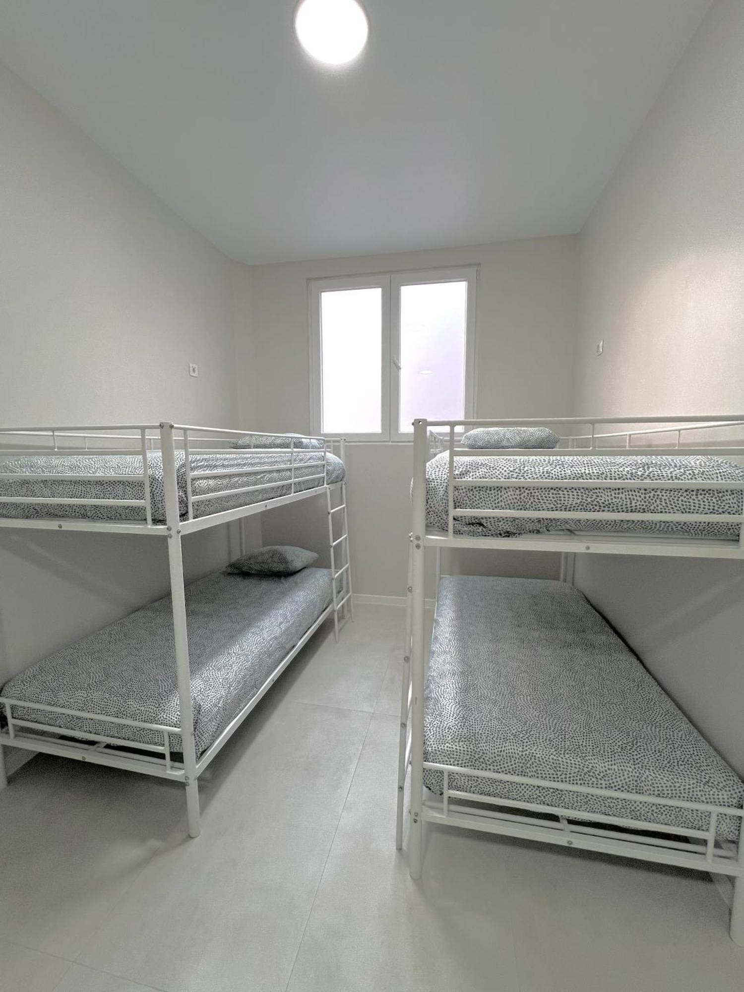 Hostel Oasis Madrid Bagian luar foto
