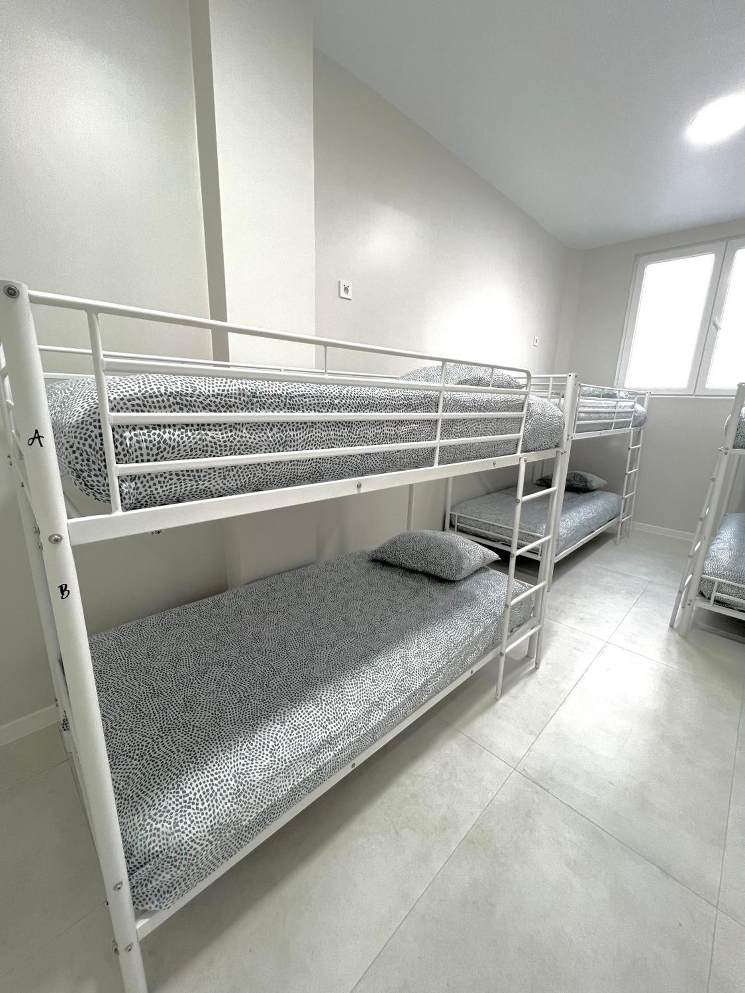 Hostel Oasis Madrid Bagian luar foto